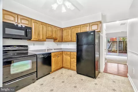 2011 Headlands Cir, Reston, VA 20191 photo 7