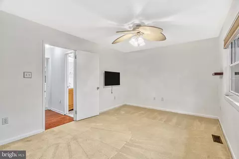 2011 Headlands Cir, Reston, VA 20191 photo 17