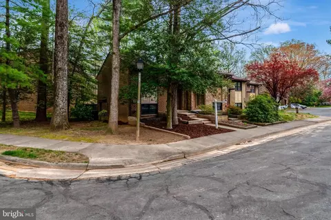 2011 Headlands Cir, Reston, VA 20191 photo 3