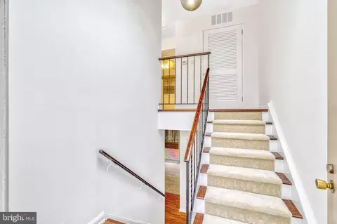 2011 Headlands Cir, Reston, VA 20191 photo 4