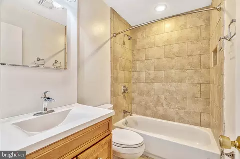 2011 Headlands Cir, Reston, VA 20191 photo 15