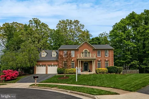 8529 Oak Pointe Way, Fairfax Station, VA 22039