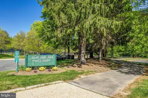 View/Area - 11405 P Windleaf Ct #28, Reston, VA 20194 photo 3 of 5