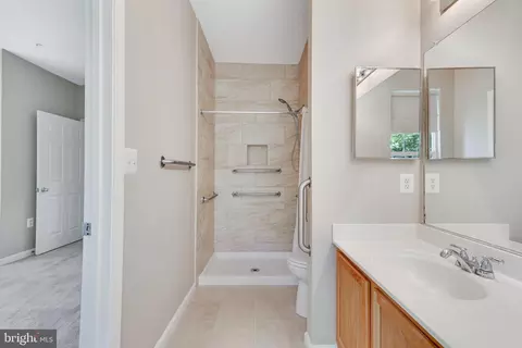 Bath - 11405 P Windleaf Ct #28, Reston, VA 20194 photo 2 of 4