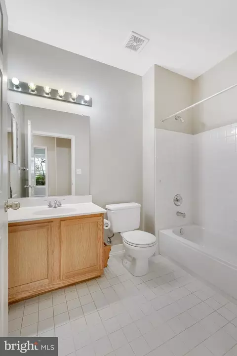 Bath - 11405 P Windleaf Ct #28, Reston, VA 20194 photo 4 of 4