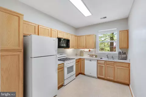 Kitchen - 11405 P Windleaf Ct #28, Reston, VA 20194 photo 1 of 1