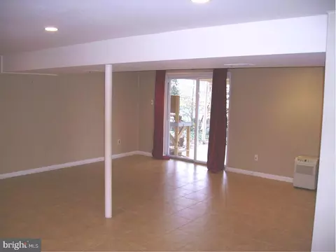 Living - 6807 Bluefield Ct, Springfield, VA 22152 photo 2 of 2