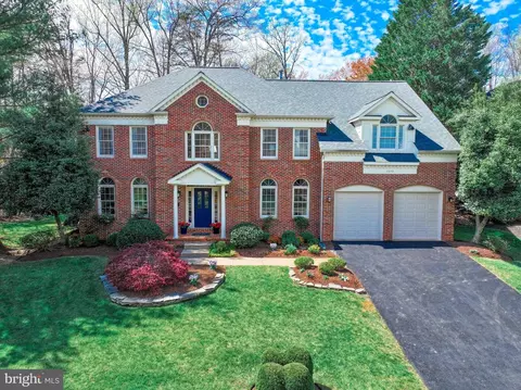 1270 New Bedford Ln, Reston, VA 20194