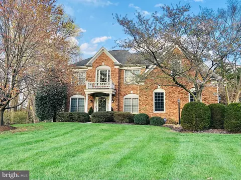 5077 Hazel Ferguson Dr, Fairfax, VA 22030