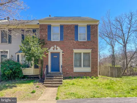 13825 Wakley Ct, Centreville, VA 20121
