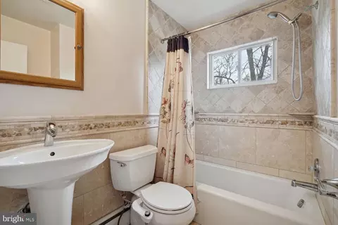 Bath - 6440 Melia St, Springfield, VA 22150 photo 3 of 3