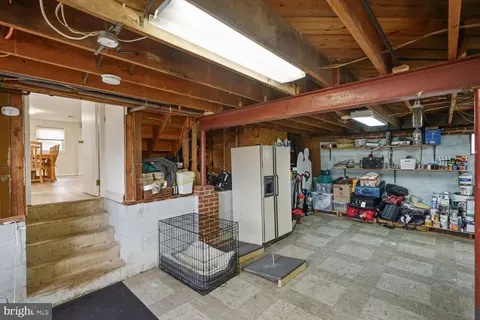 Exterior - 6440 Melia St, Springfield, VA 22150 photo 8 of 8
