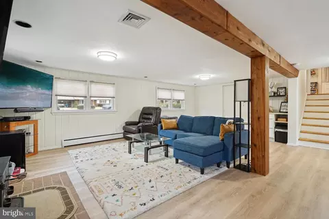 Living - 6440 Melia St, Springfield, VA 22150 photo 3 of 5
