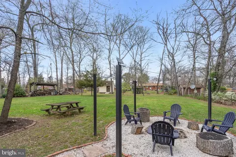 Exterior - 6440 Melia St, Springfield, VA 22150 photo 3 of 8