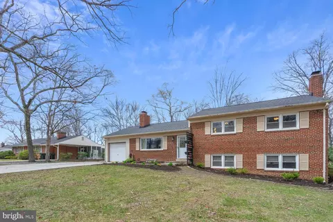 Exterior - 6440 Melia St, Springfield, VA 22150 photo 6 of 8