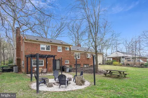 Exterior - 6440 Melia St, Springfield, VA 22150 photo 2 of 8