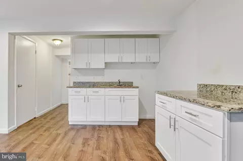 Kitchen - 6026 Timber Hollow Ln, Springfield, VA 22152 photo 5 of 7