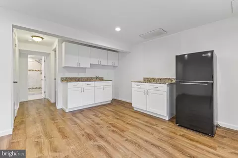 Kitchen - 6026 Timber Hollow Ln, Springfield, VA 22152 photo 6 of 7