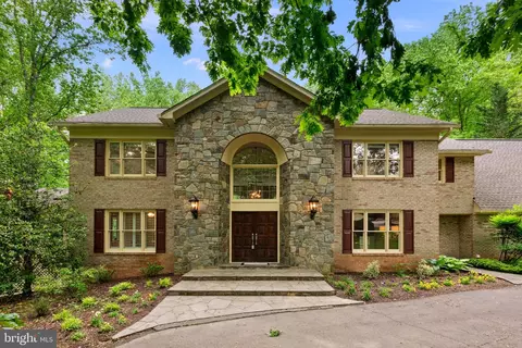 431 Olympia Way, Great Falls, VA 22066