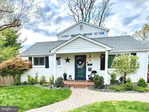 7202 Deborah Dr, Falls Church, VA 22046