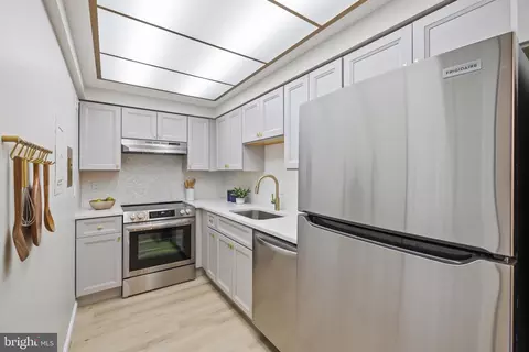 Kitchen - 7640 Tremayne Pl #201, Mclean, VA 22102 photo 1 of 6