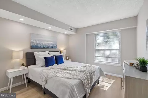 Bedroom - 7640 Tremayne Pl #201, Mclean, VA 22102 photo 5 of 6