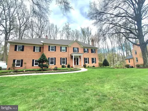 Exterior - 7713 Crossover Dr, Mclean, VA 22102 photo 2 of 14