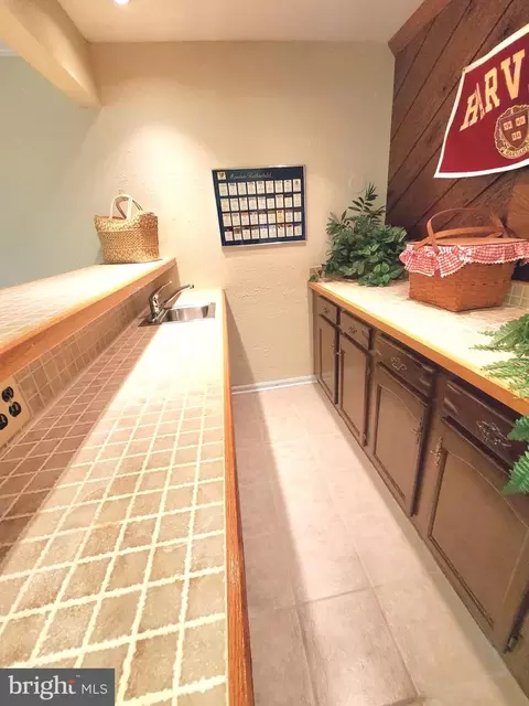 Bath - 7713 Crossover Dr, Mclean, VA 22102 photo 6 of 9