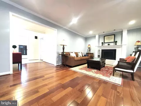 Living - 7713 Crossover Dr, Mclean, VA 22102 photo 4 of 9