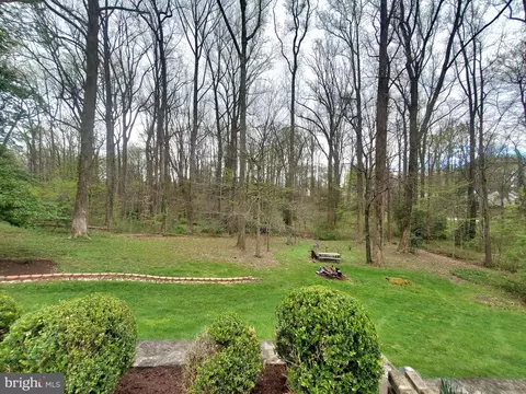 View/Area - 7713 Crossover Dr, Mclean, VA 22102 photo 1 of 1