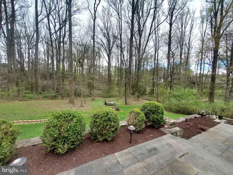 Exterior - 7713 Crossover Dr, Mclean, VA 22102 photo 11 of 14