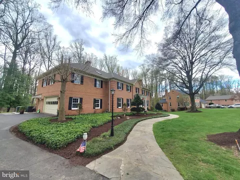 Exterior - 7713 Crossover Dr, Mclean, VA 22102 photo 3 of 14