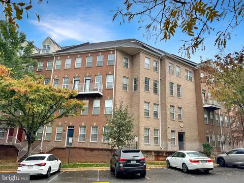 2651 Park Tower Dr #309, Vienna, VA 22180