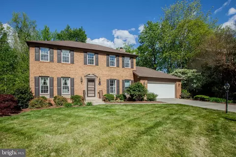 5703 Regimental Ct, Centreville, VA 20120
