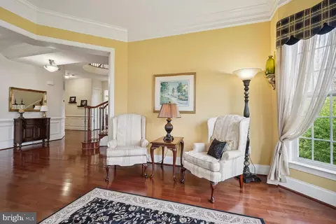 Living - 9214 Marovelli Forest Dr, Lorton, VA 22079 photo 3 of 13