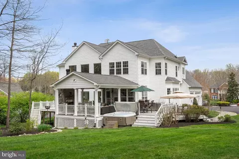 Exterior - 9214 Marovelli Forest Dr, Lorton, VA 22079 photo 6 of 17