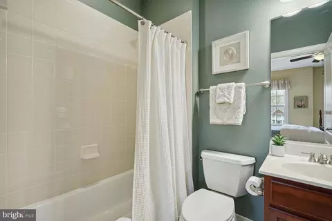 Bath - 9214 Marovelli Forest Dr, Lorton, VA 22079 photo 6 of 8