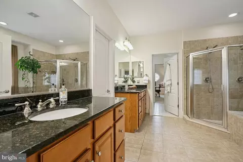 Bath - 9214 Marovelli Forest Dr, Lorton, VA 22079 photo 4 of 8