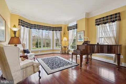 Living - 9214 Marovelli Forest Dr, Lorton, VA 22079 photo 1 of 13