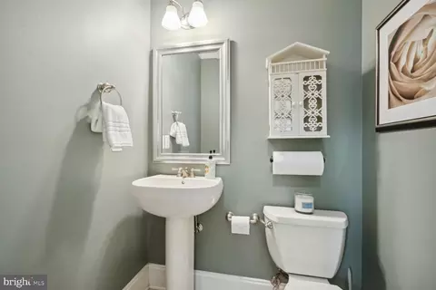 Bath - 9214 Marovelli Forest Dr, Lorton, VA 22079 photo 1 of 8