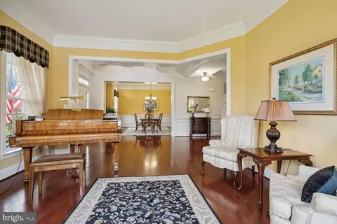 Living - 9214 Marovelli Forest Dr, Lorton, VA 22079 photo 2 of 13