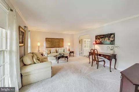 Living - 7399 Shady Palm Dr, Springfield, VA 22153 photo 1 of 7
