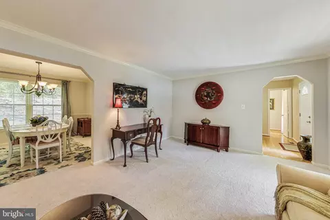 Living - 7399 Shady Palm Dr, Springfield, VA 22153 photo 3 of 7