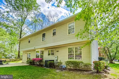 Exterior - 7399 Shady Palm Dr, Springfield, VA 22153 photo 9 of 12