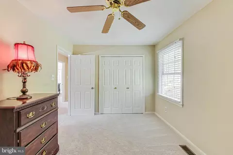 Bedroom - 7399 Shady Palm Dr, Springfield, VA 22153 photo 9 of 15