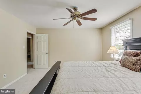 Bedroom - 7399 Shady Palm Dr, Springfield, VA 22153 photo 11 of 15