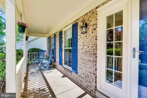 Exterior - 7399 Shady Palm Dr, Springfield, VA 22153 photo 6 of 12
