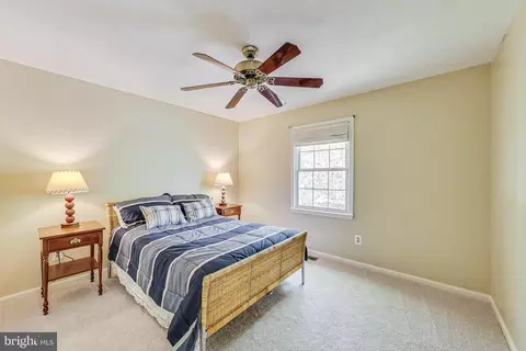 Bedroom - 7399 Shady Palm Dr, Springfield, VA 22153 photo 12 of 15