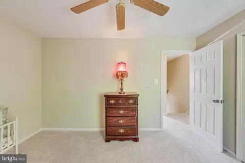 Bedroom - 7399 Shady Palm Dr, Springfield, VA 22153 photo 8 of 15