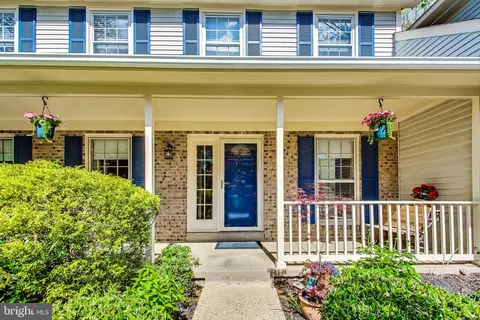 Exterior - 7399 Shady Palm Dr, Springfield, VA 22153 photo 5 of 12